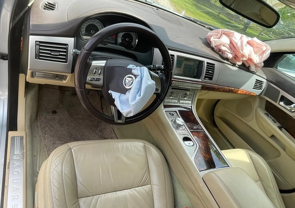 Jaguar XF cena 15900 przebieg: 230000, rok produkcji 2008 z Karlino małe 46